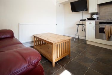 3 bed flat, Addison Road - Flat 1, North Hill, Plymouth, PL48LL - Image 8